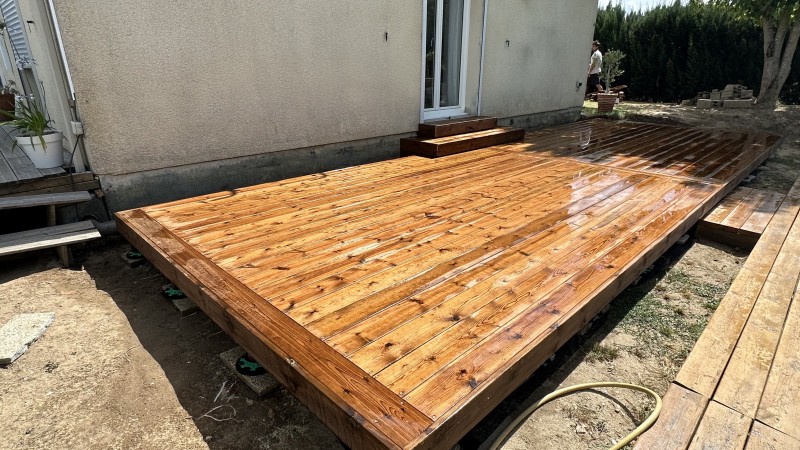 Terrasse en bois pin Autoclave sur mesure  , création sur la commune de Saint Maixant en Sud Gironde