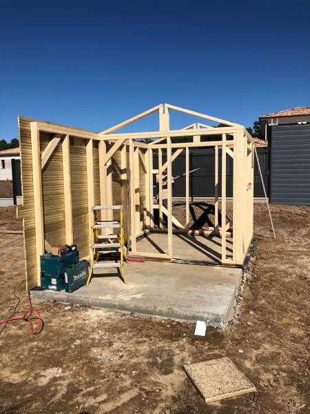 abris en bois réaliser par artisan sérieux cestas33