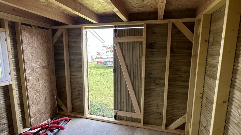 création d' un abri de jardin en bois  proche de Langon dans le Bordelais