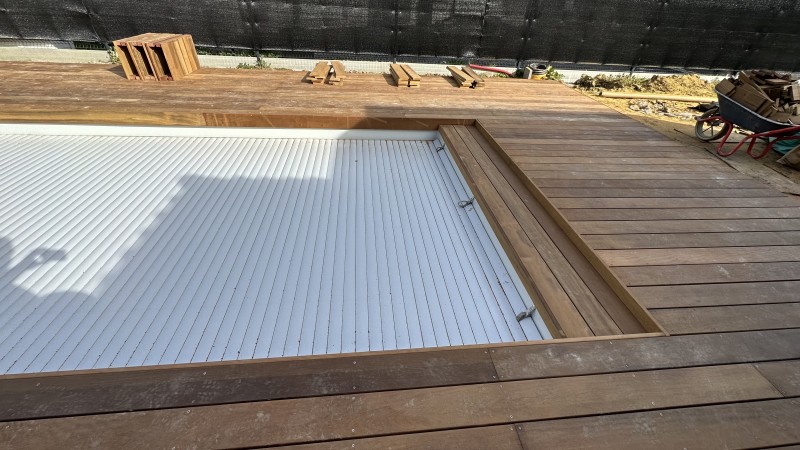 Création sur mesure d'une terrasse en bois exotique en ITAUBA, posée à Sainte Croix du Mont proche de Langon