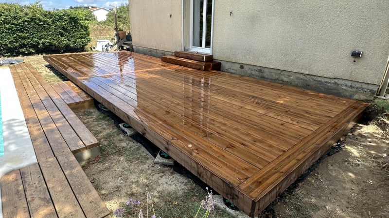 Terrasse en bois pin Autoclave sur mesure  , création sur la commune de Saint Maixant en Sud Gironde