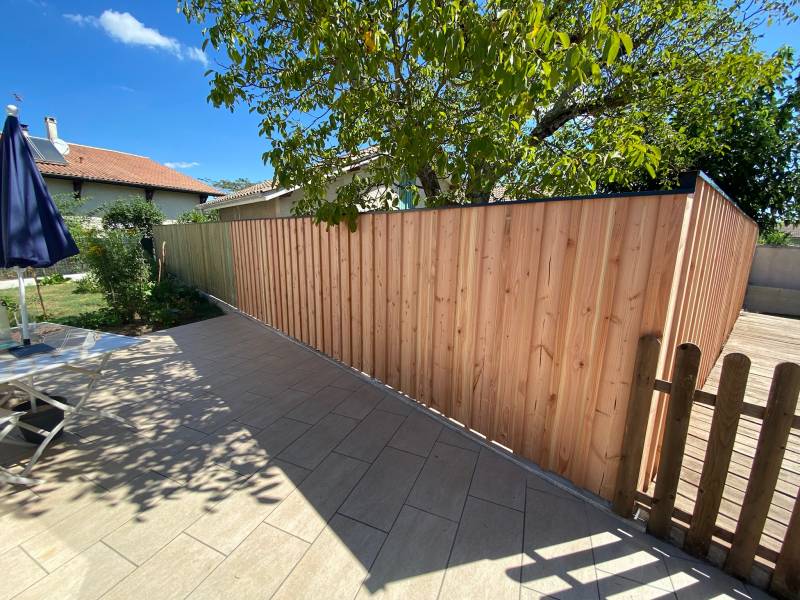 artisan pour poser une clôture en bois sur mesure proche de Langon
