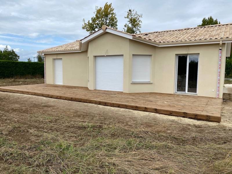 Terrasse pin sylvestre brun