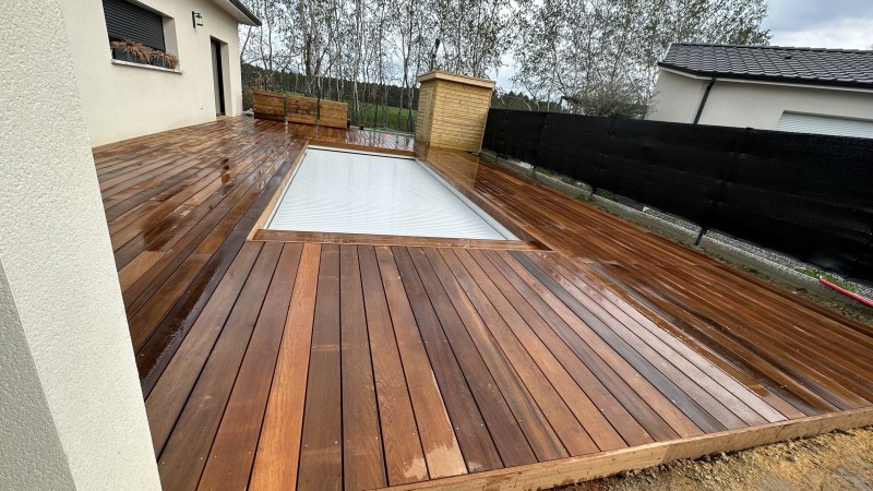 Création sur mesure d'une terrasse en bois exotique en ITAUBA, posée à Sainte Croix du Mont proche de Langon