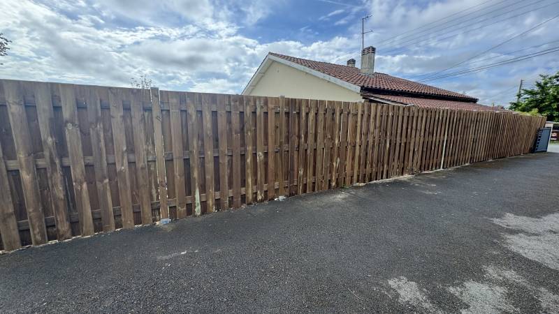 CLOTURE BOIS EN PANNEAUX 1.80 X 1.80 ML A CARIGNAN DE BORDEAUX PROCHE DE BORDEAUX