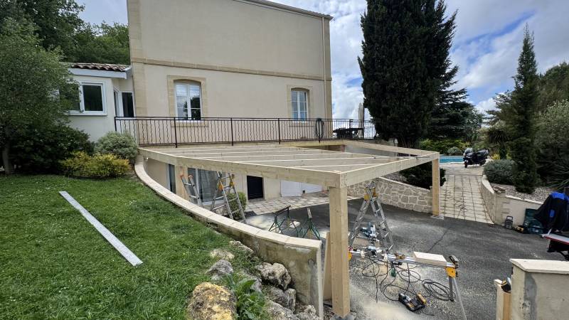 entreprise pour poser un abri de voiture sur mesure en Sud Gironde 