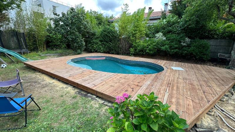 Création d’une terrasse en pin autoclave classe 4 à Gradignan