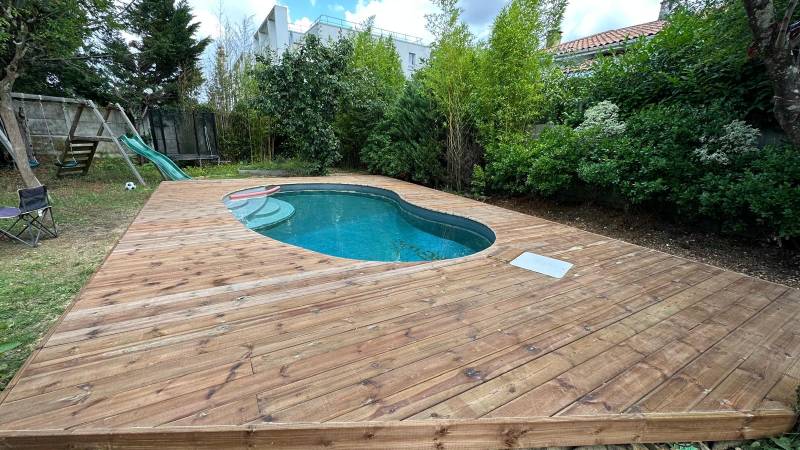 Création d’une terrasse en pin autoclave classe 4 à Gradignan