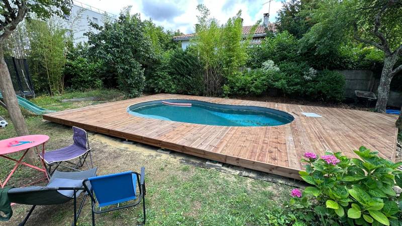 Création d’une terrasse en pin autoclave classe 4 à Gradignan