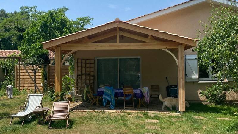 Création d’une Pergola double pente en tuiles sur la commune de Labrede