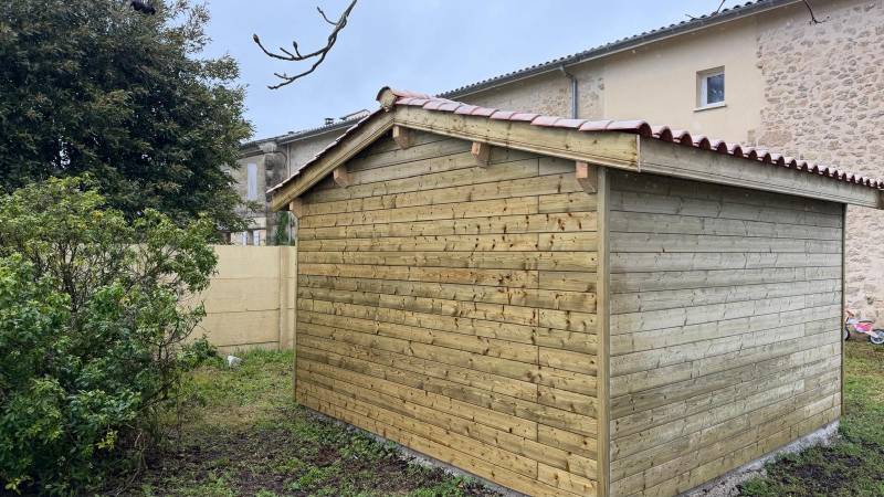 Realisation d'un abri de jardin 2 pentes en tuiles sur la commune de Salignac