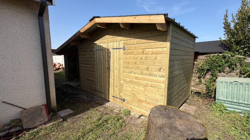 Création d'un abri de jardin 2 pentes en bac acier sur la commune de Pessac