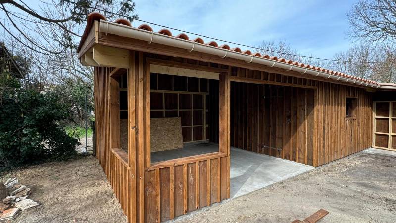 Création d'un abri de jardin sur mesure mono pente tuile sur la commune Landiras