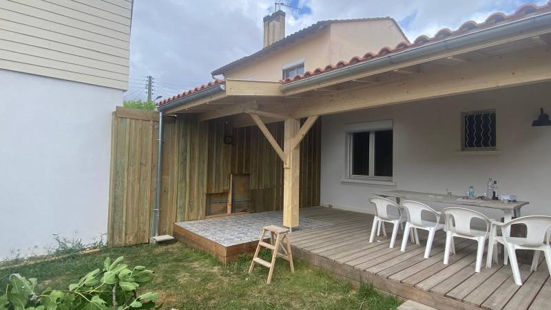 Pergola mono pente en tuiles avec 2 velux à Pessac