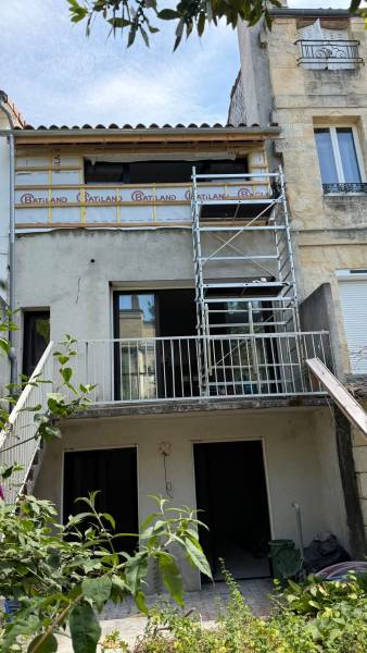 Réalisation d'un bardage bois Douglas dans la commune de Bordeaux (33)