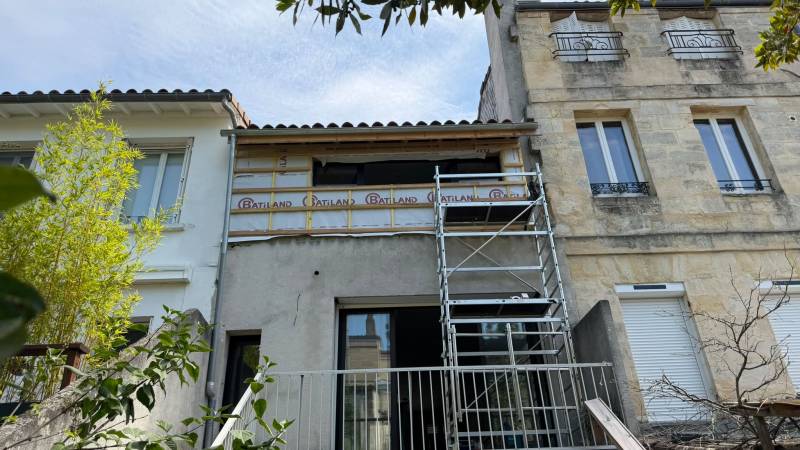 Réalisation d'un bardage bois Douglas dans la commune de Bordeaux (33)