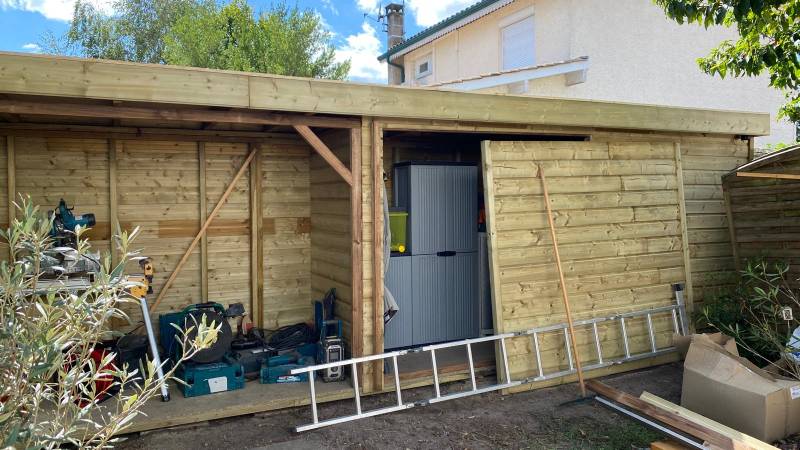 Création d'un abri de jardin toit plat en membrane EPDM à Saint medard en jalles