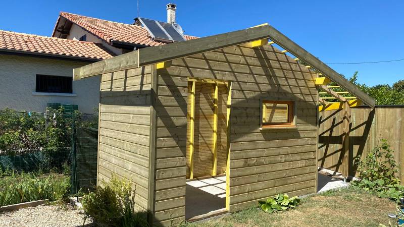 Création d'un abri de jardin avec partie abri à bois à Martillac