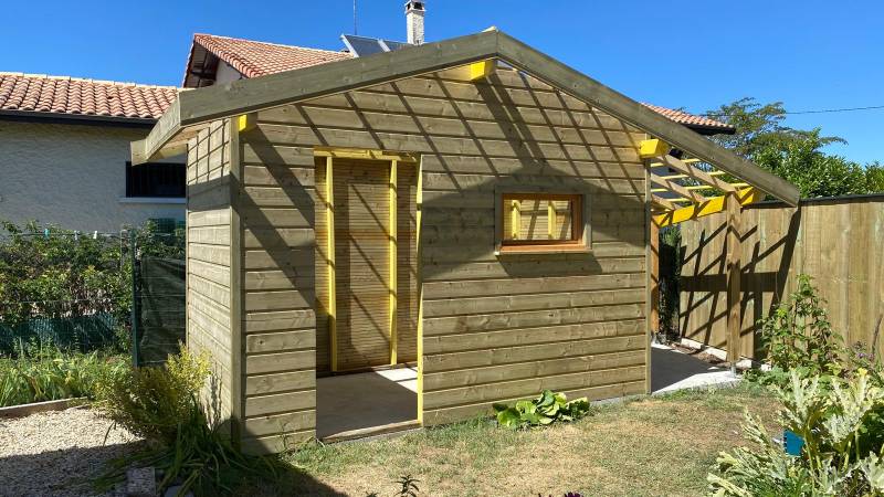 Création d'un abri de jardin avec partie abri à bois à Martillac