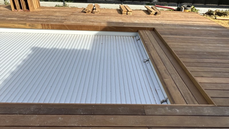 Création sur mesure d'une terrasse en bois exotique en ITAUBA, posée à Sainte Croix du Mont proche de Langon