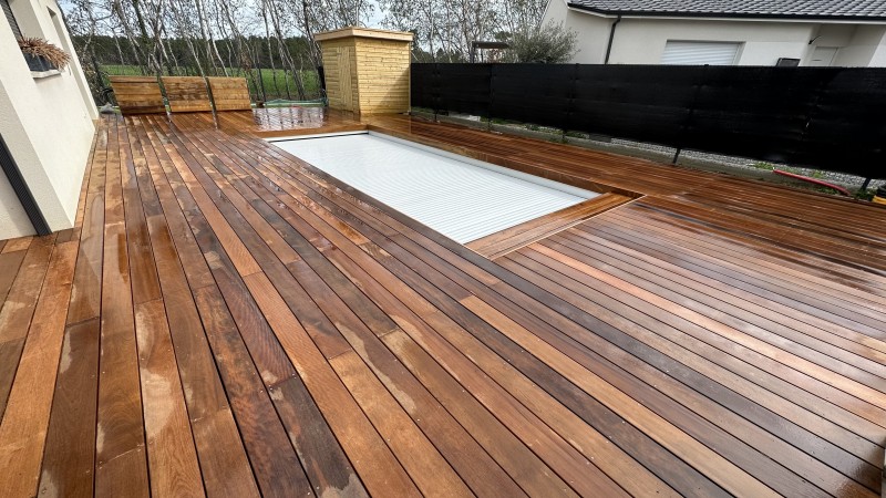 Création sur mesure d'une terrasse en bois exotique en ITAUBA, posée à Sainte Croix du Mont proche de Langon